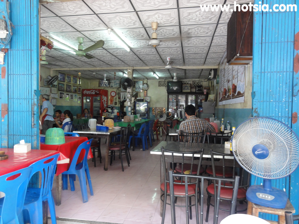 เที่ยวร้อยเอ็ด หมูกรอบร้านปักกิ่งอบน้ำผึ้ง ร้อยเอ็ด