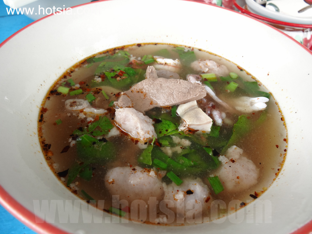 สมุทรปราการ ก๋วยเตี๋ยวเฮียดำบางบ่อ