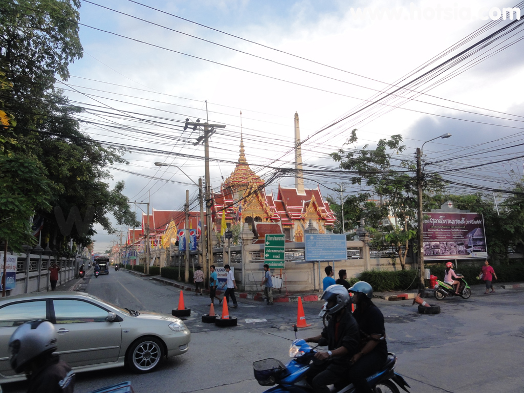 เที่ยวสมุทรปราการ งานโยนบัว