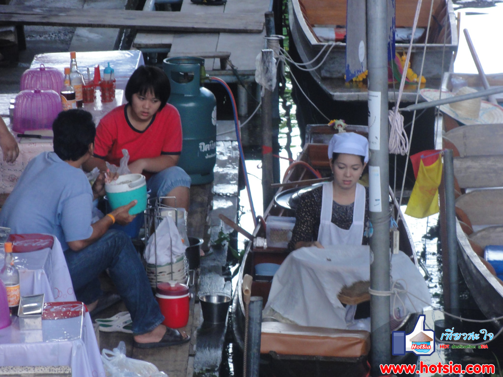 เที่ยวสมุทรสงคราม ตลาดน้ำดำเนินสะดวก