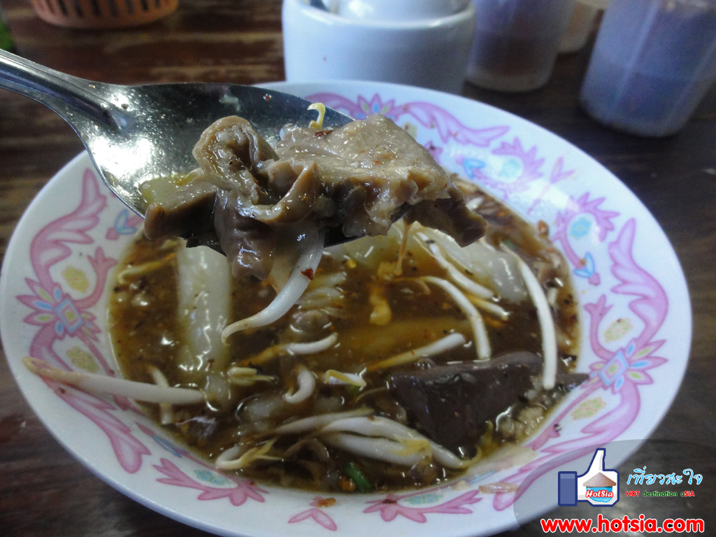 เที่ยวสมุทรสงคราม เดินเล่นตลาดร่มหุบแวะกินก๋วยจั๊บสมุทรสงคราม