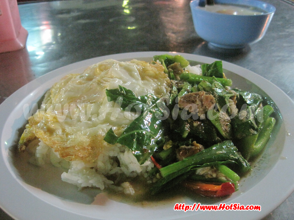 สิงห์บุรี ตลาดโต้รุ่งสิงห์บุรี