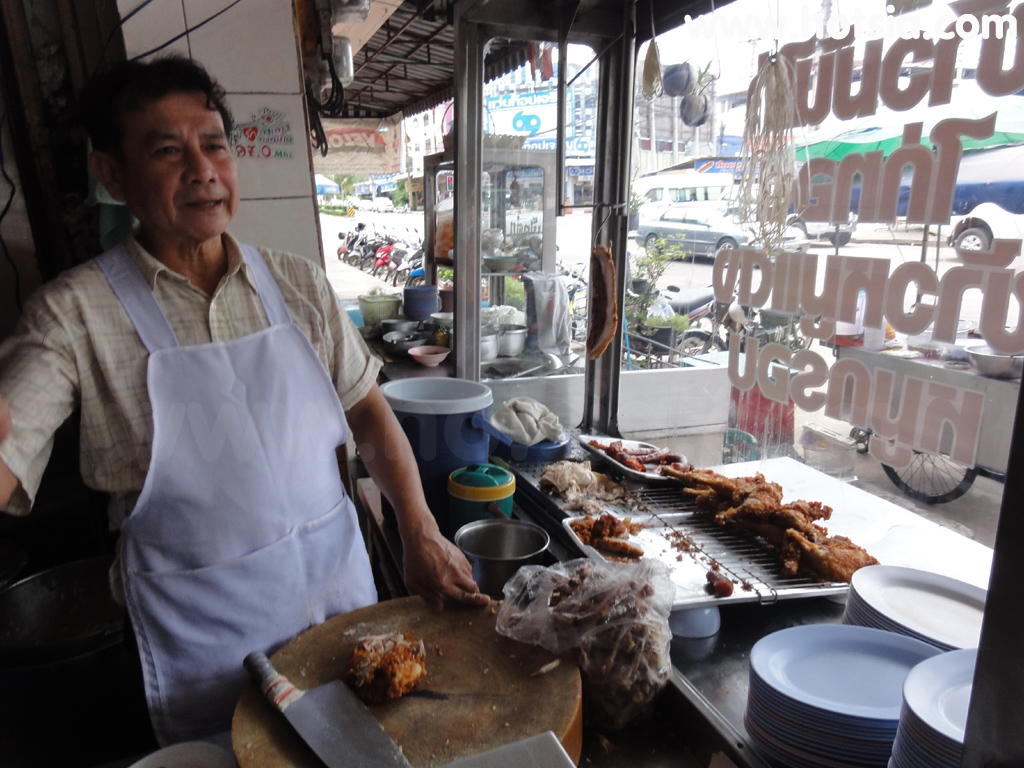 ศรีสะเกษ โอเคเป็ดตุ๋น ข้าวมันไก่โอต๋อง