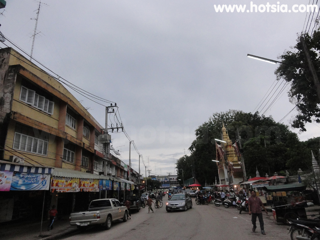 เที่ยวสุโขทัย ตลาดเย็นสุโขทัย
