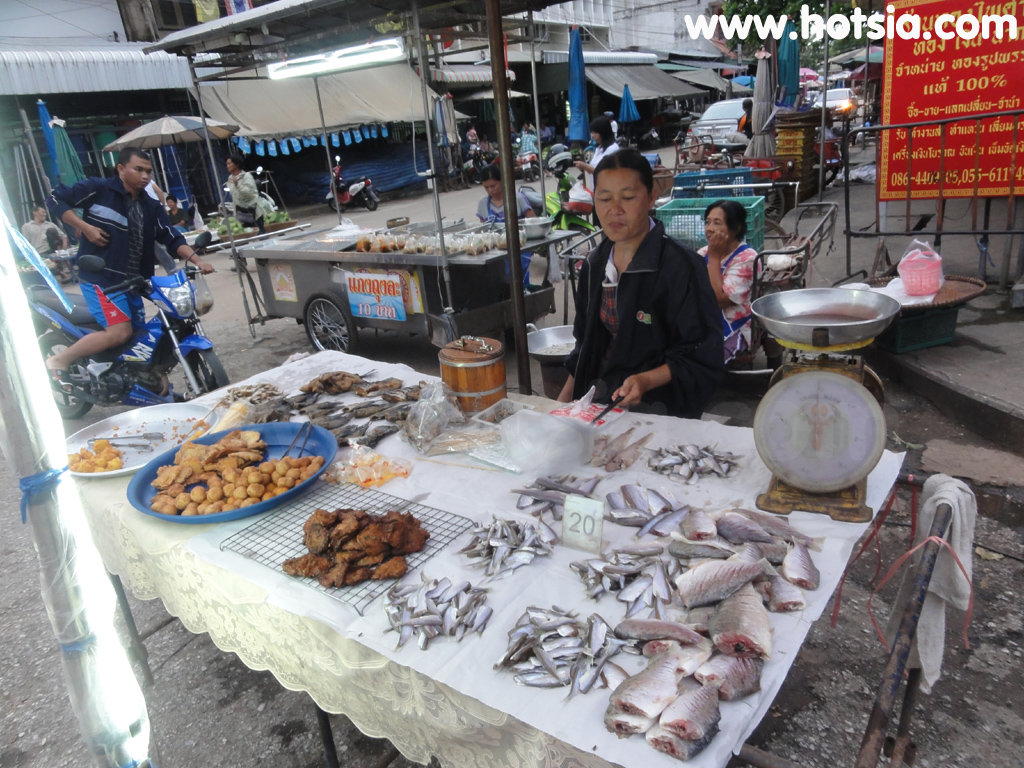 เที่ยวสุโขทัย ตลาดเย็นสุโขทัย