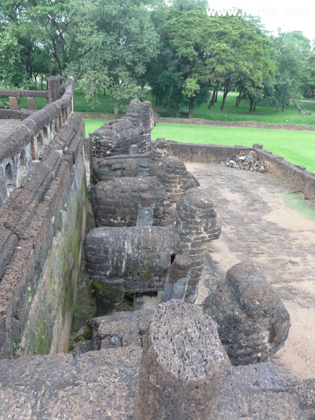 เที่ยวสุโขทัย เที่ยวอุทยานประวัติศาสตร์ศรีสัชนาลัย