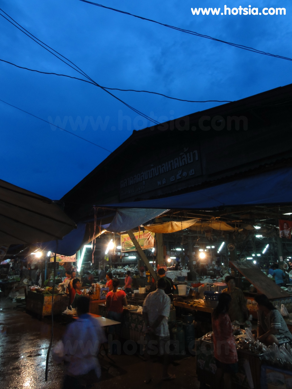 เที่ยวสุโขทัย ตลาดเช้าศรีสัชนาลัย