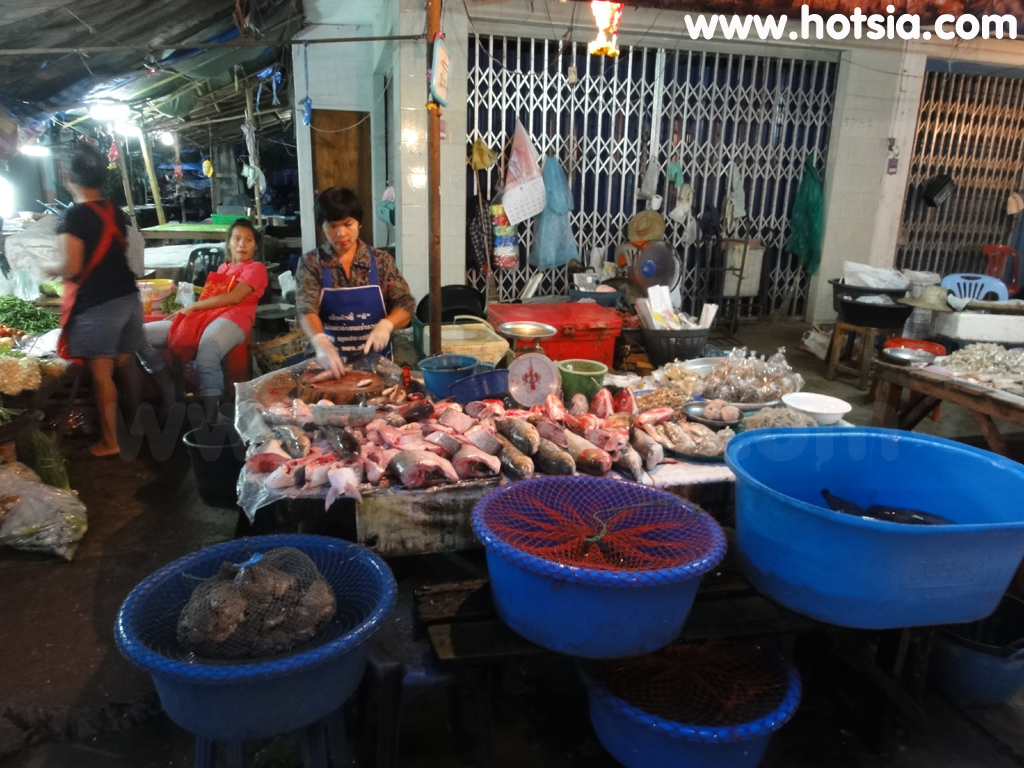เที่ยวสุโขทัย ตลาดเช้าศรีสัชนาลัย