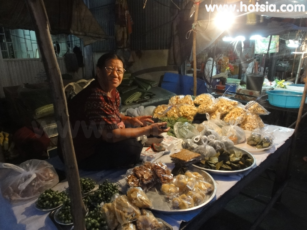 เที่ยวสุโขทัย ตลาดเช้าศรีสัชนาลัย