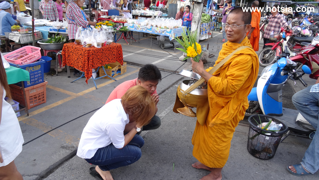 สุพรรณบุรี ตลาดสายหยุดสุพรรณบุรี