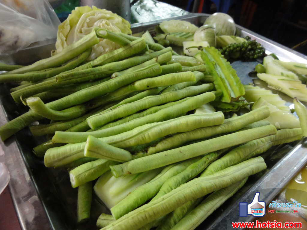 เที่ยวสุราษฎร์ธานี ขนมจีนตลาดศาลเจ้า