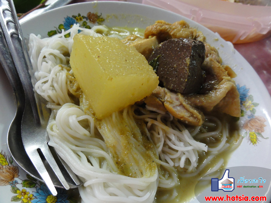 เที่ยวสุราษฎร์ธานี ขนมจีนตลาดศาลเจ้า