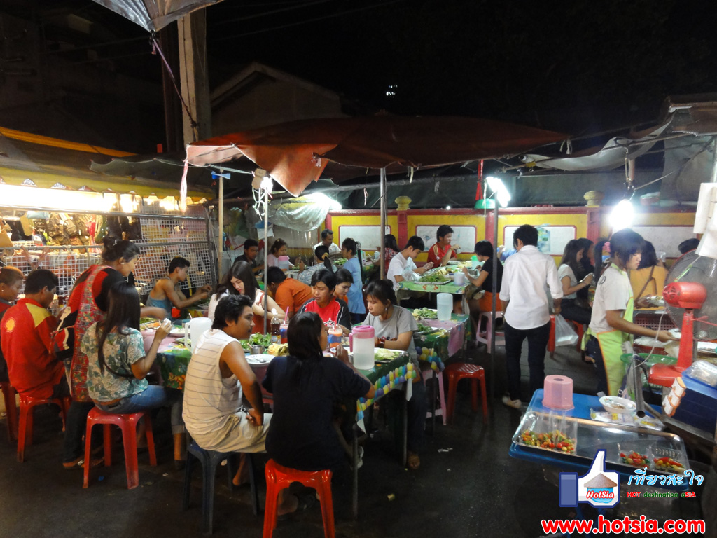 เที่ยวสุราษฎร์ธานี ขนมจีนตลาดศาลเจ้า