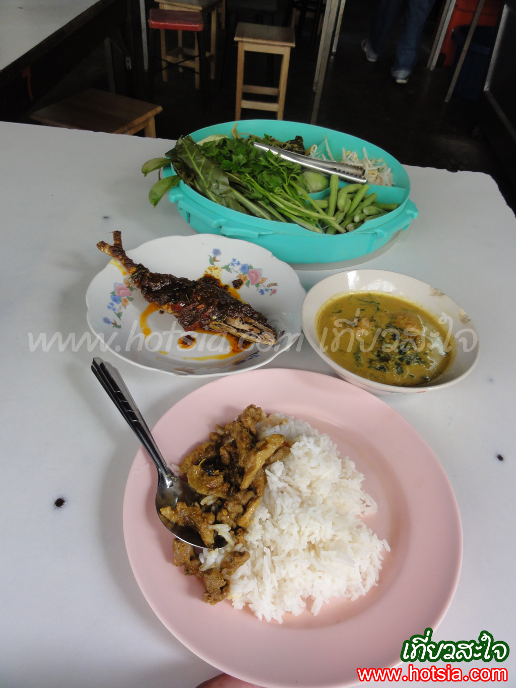 เที่ยวสุราษฎร์ธานี ร้านอาหารใต้ป้าติ๋ว