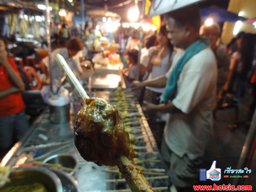 เที่ยวสุราษฎร์ธานี เนื้อปลาทอดมันย่างป้าลักษณ์ ตลาดศาลเจ้า