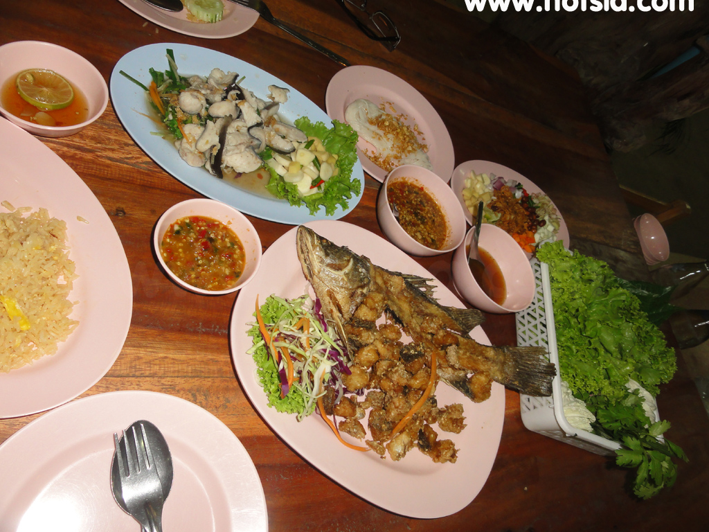 เที่ยวสุรินทร์ แม่พิมพ์ปลาเผา