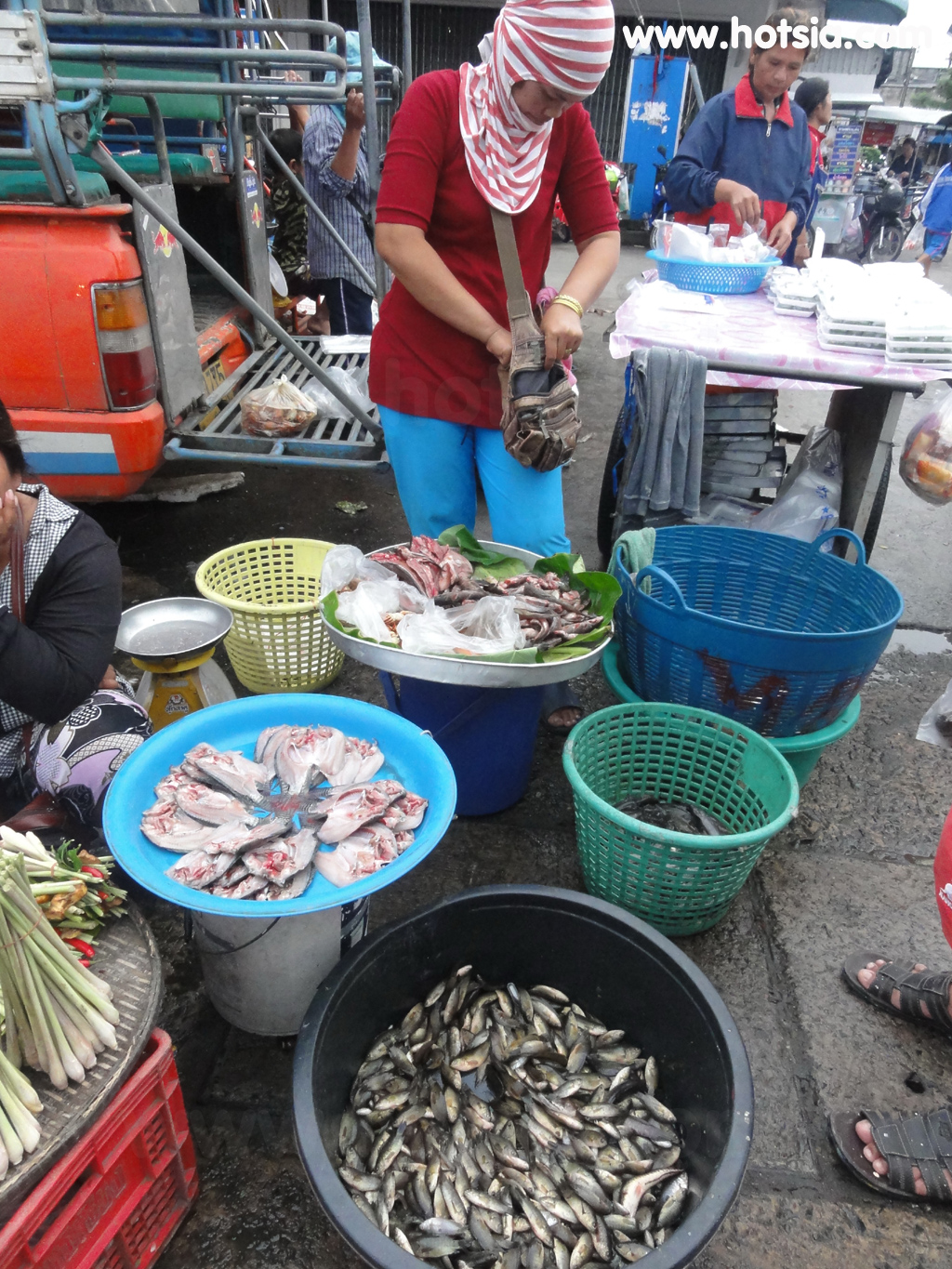 เที่ยวสุรินทร์ ตลาดเช้าจังหวัดสุรินทร์