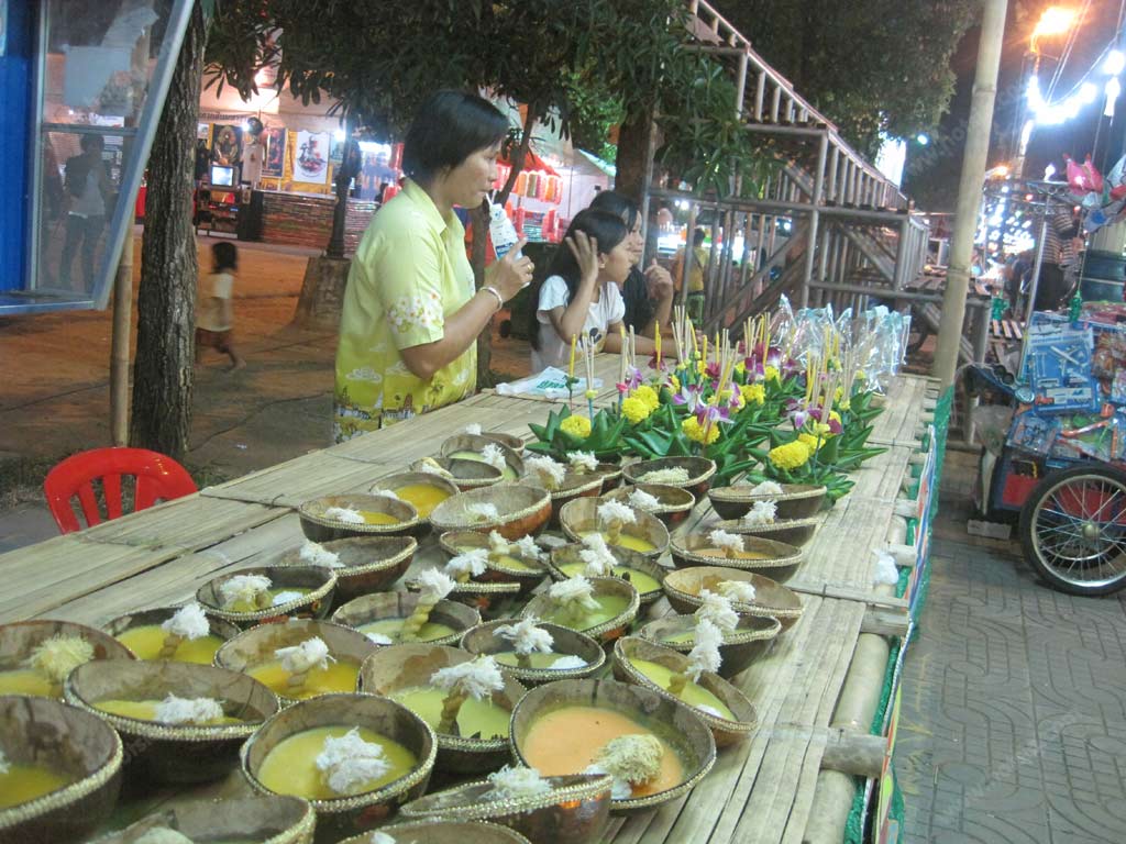 เที่ยวตาก ลอยกระทงสายจังหวัดตาก