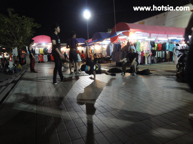 เที่ยวอุบลฯ เต้น B-Boy ลีลาเทพ