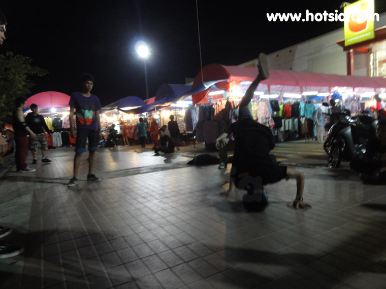 เที่ยวอุบลฯ เต้น B-Boy ลีลาเทพ