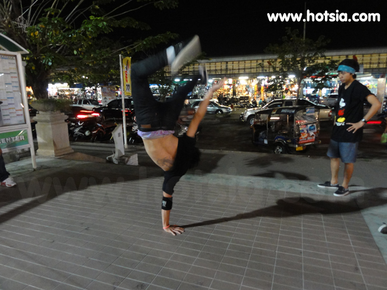 เที่ยวอุบลฯ เต้น B-Boy ลีลาเทพ