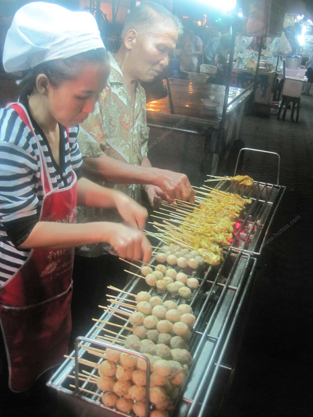 เที่ยวอุบลฯ ตลาดโต้รุ่ง เมืองอุบล