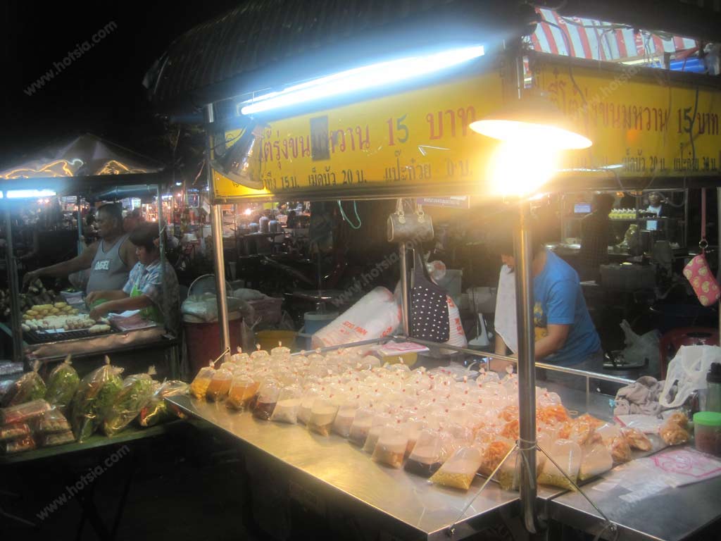เที่ยวอุบลฯ ตลาดโต้รุ่ง เมืองอุบล