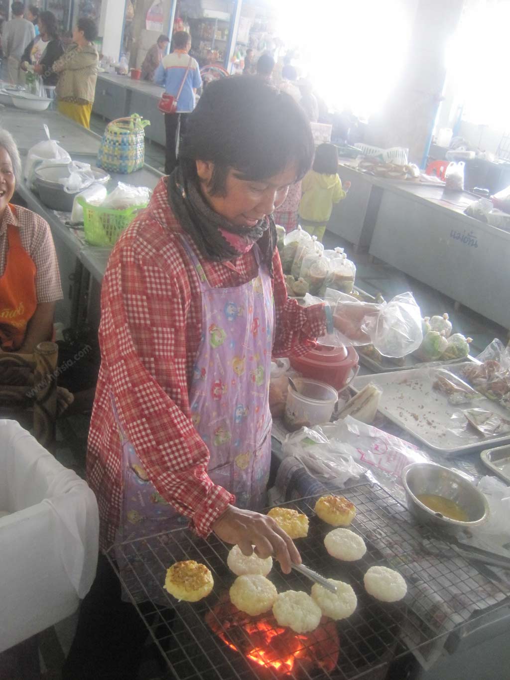 เที่ยวอุบลฯ ข้าวจี่เมืองอุบล ตลาดใหญ่