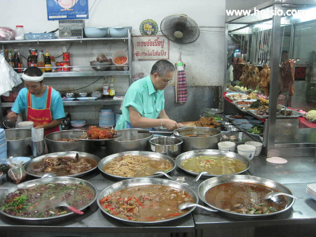 เที่ยวอุบลฯ ร้านข้าวต้มตี๋อำนวยโชค