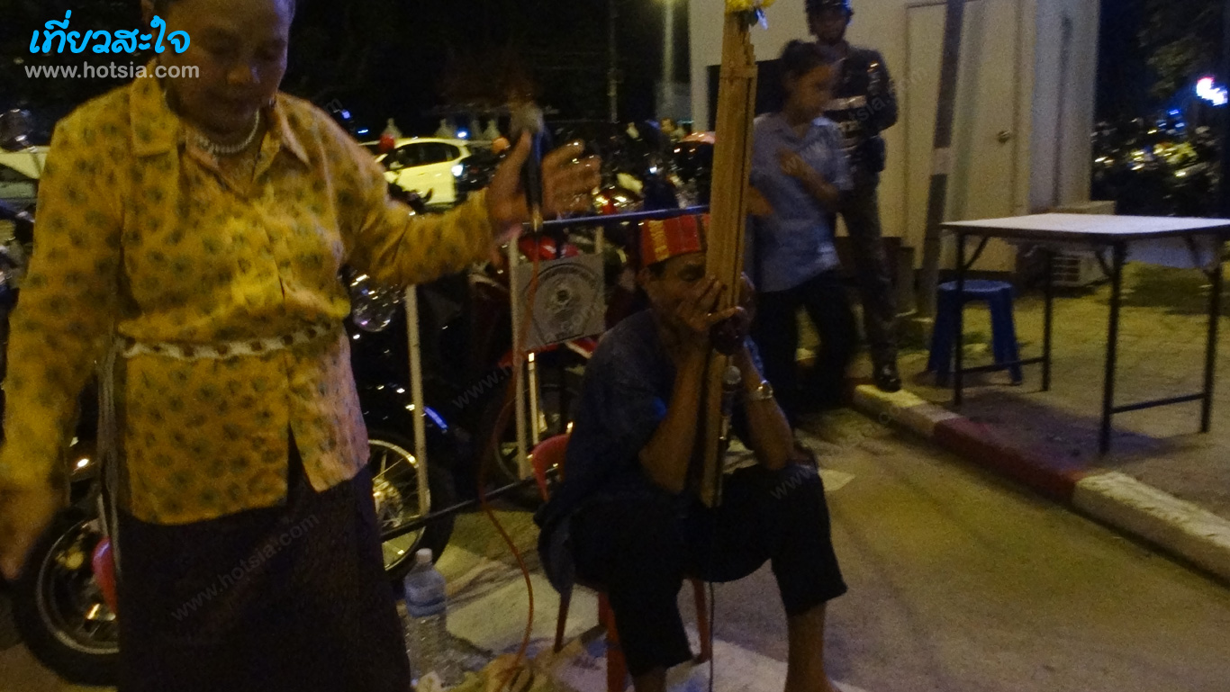 อุบลราชธานี หมอลำแท้ๆ ถนนคนเดินอุบล