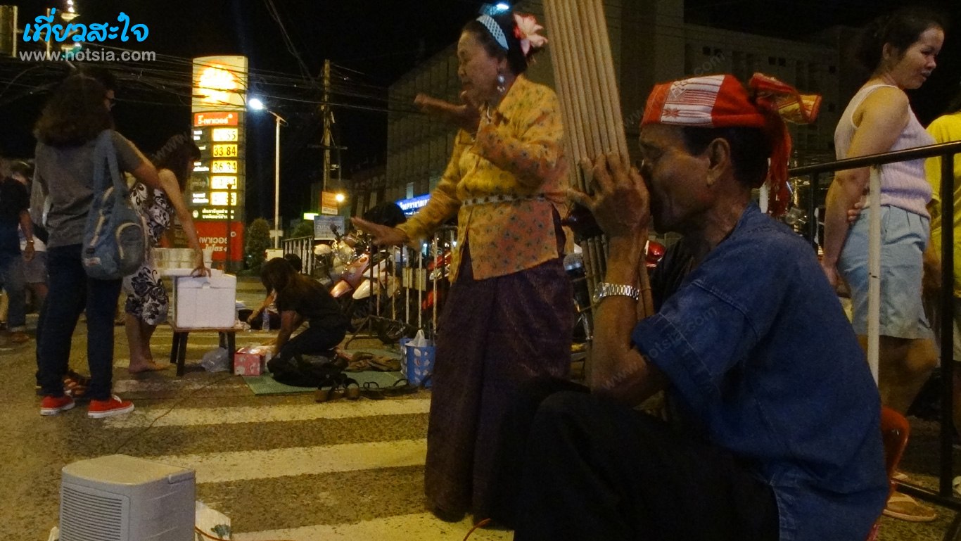 อุบลราชธานี หมอลำแท้ๆ ถนนคนเดินอุบล