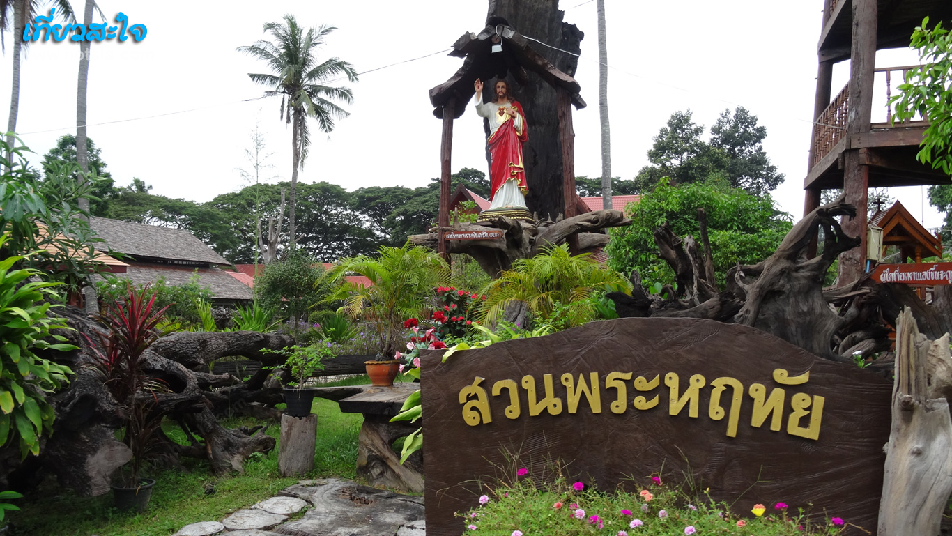 ยโสธร โบสถ์ไม้ที่ใหญ่ที่สุด