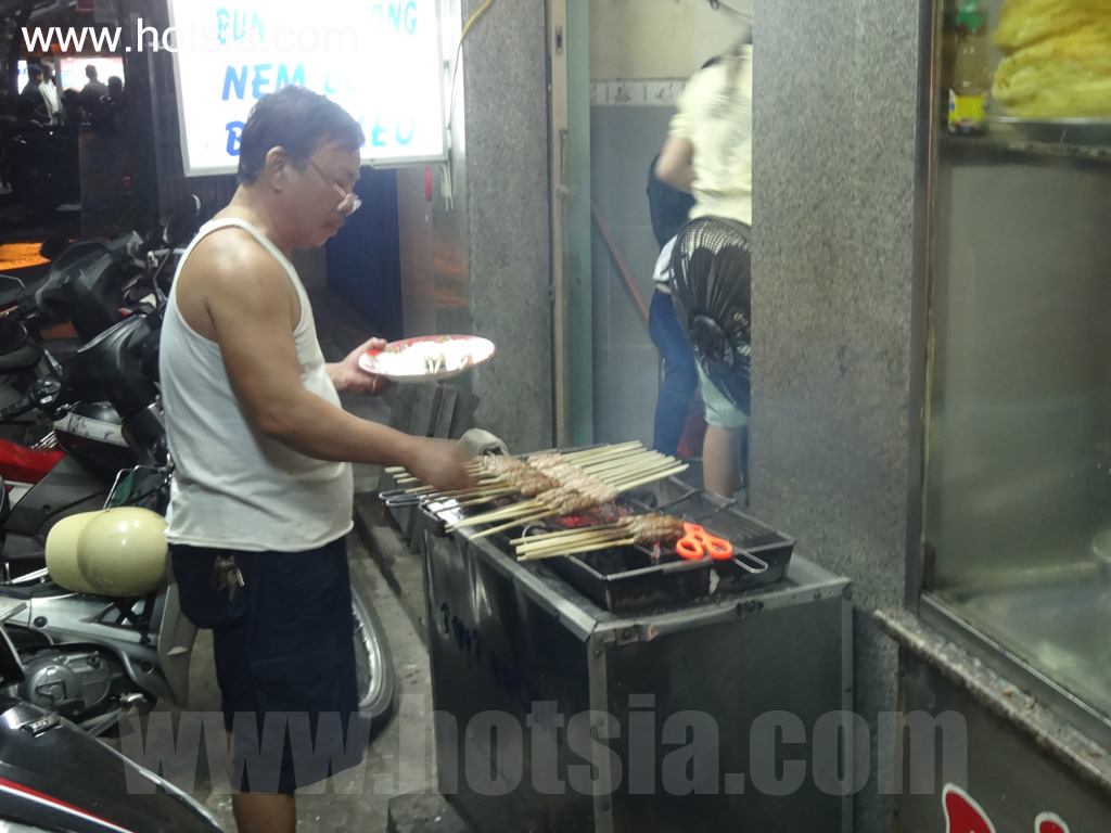 เที่ยวดานังด้วยตัวเอง แนมลุย ดานัง (Nam Lui)