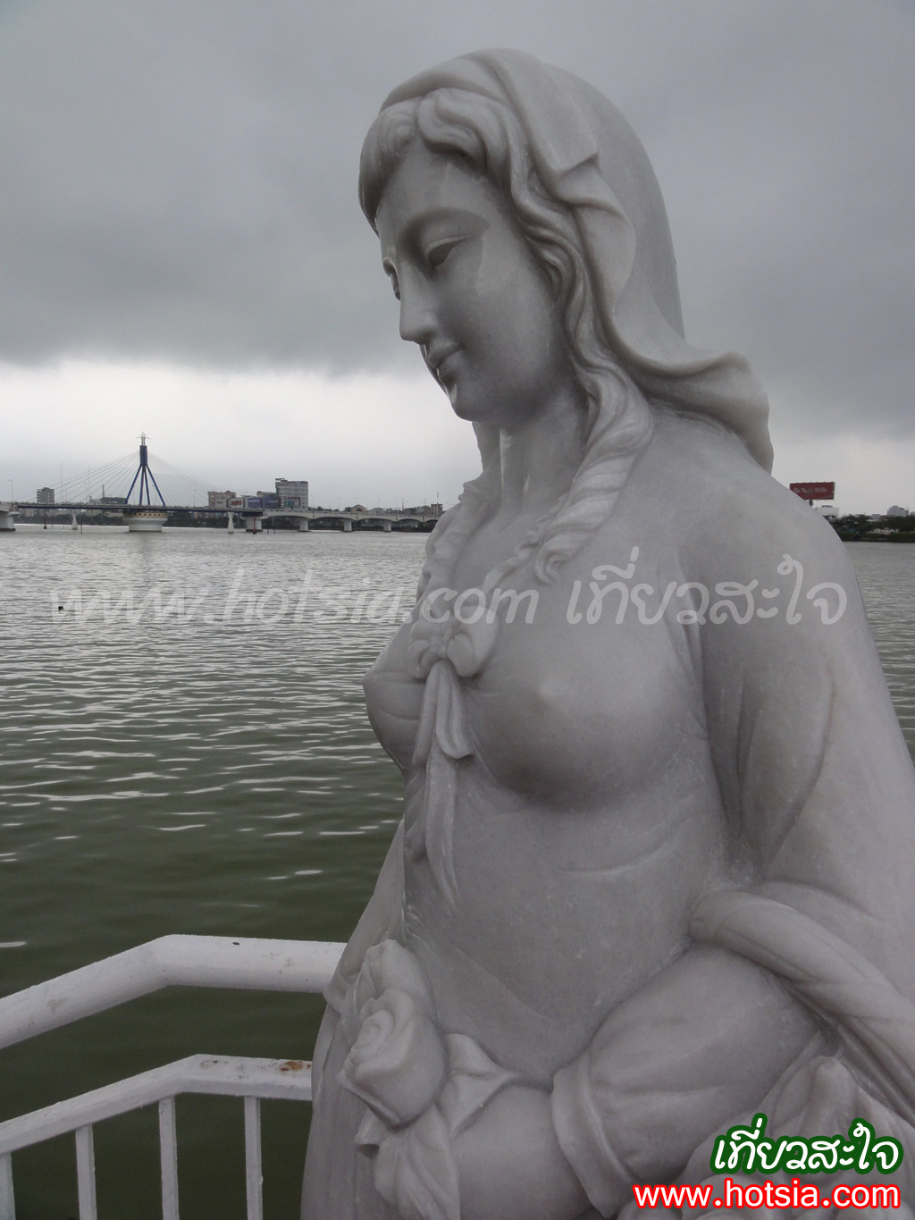 เที่ยวดานัง ปฏิมากรรมริมแม่น้ำหาน