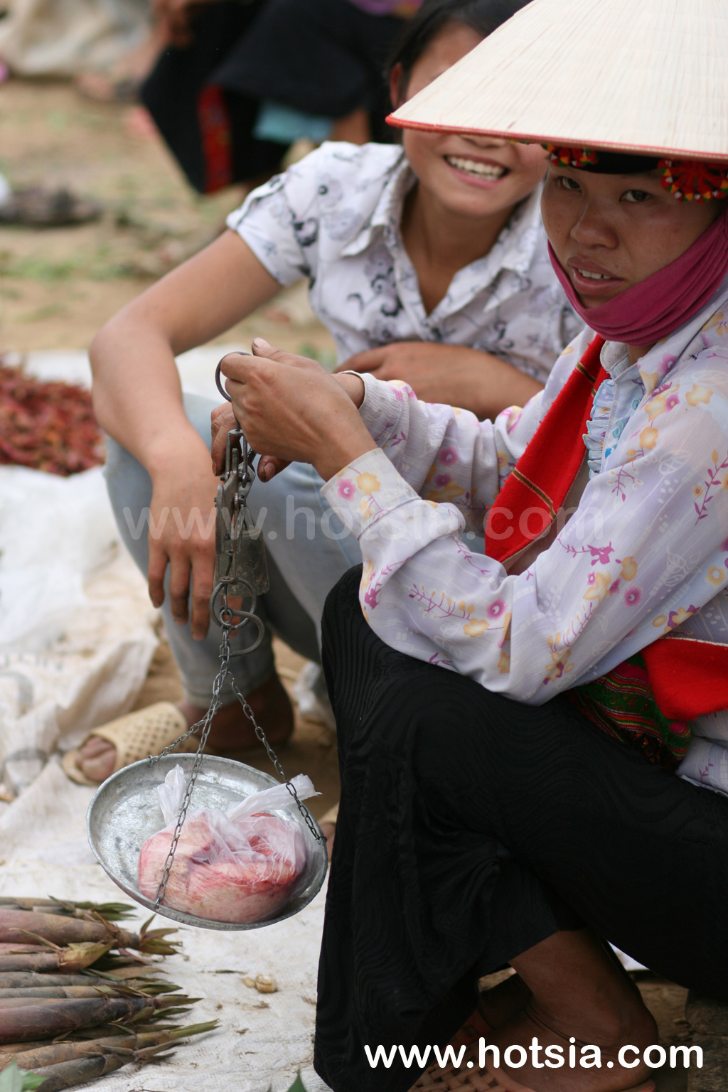 เวียดนาม เดียนเบีบนฟู ตลาดไทยดำ เดียนเบียนฟู