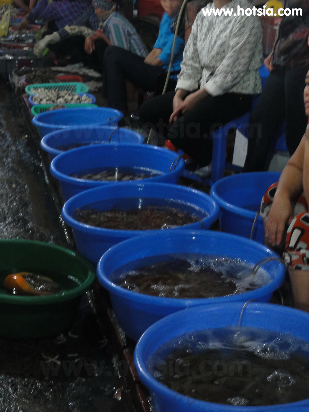 เที่ยวเวียดนาม เที่ยวฮาลอง ตลาดกั๊ตบา