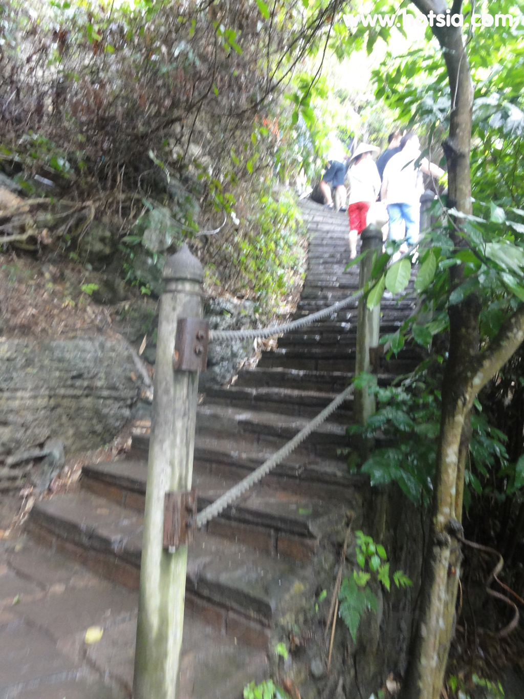 เที่ยวเวียดนาม เที่ยวฮาลอง ถ้ำที่ฮาลองเบย์
