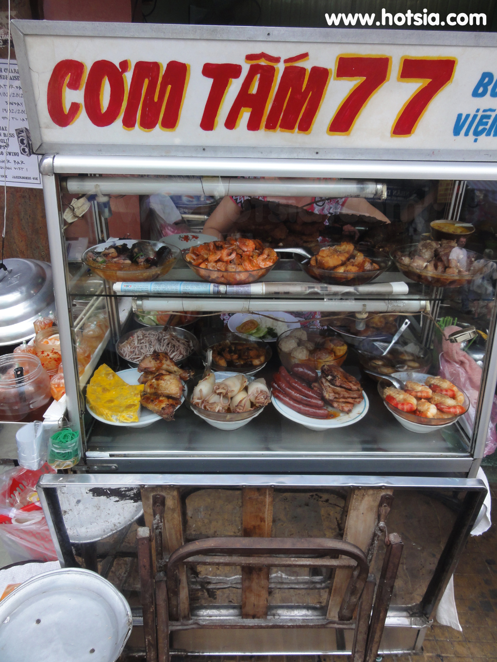 โฮจิมินห์ Ho Chi Minh ข้าวหน้าหมูฟามงู๋เหลา
