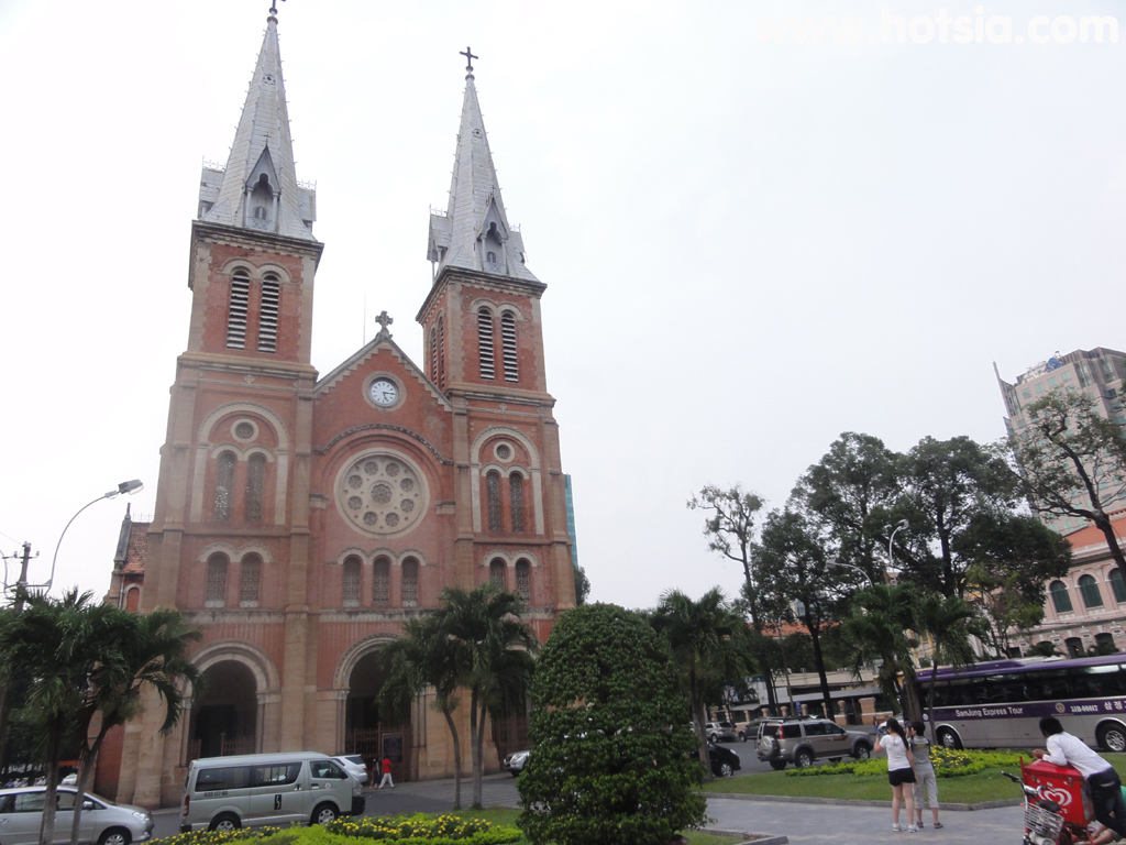 โฮจิมินห์ Ho Chi Minh โบสถ์โนทเตรอะดาม