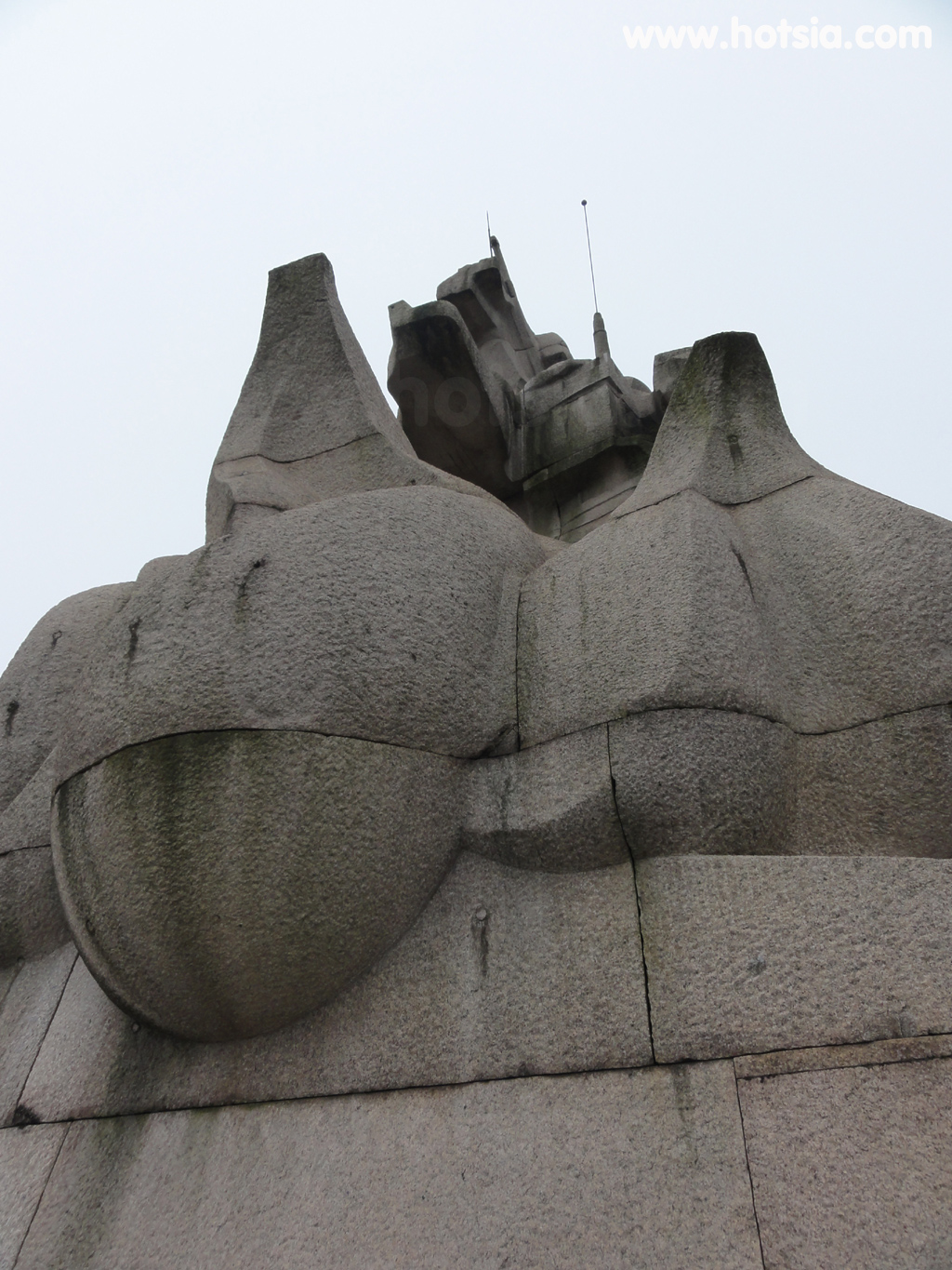 เที่ยวเมืองเว้ doc mieu monument