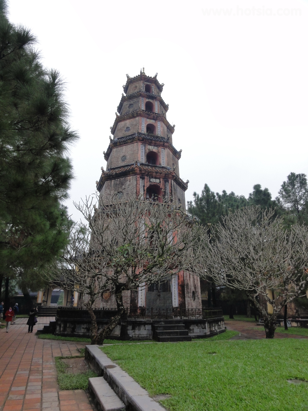 เที่ยวเมืองเว้ วัดเทียนมู่