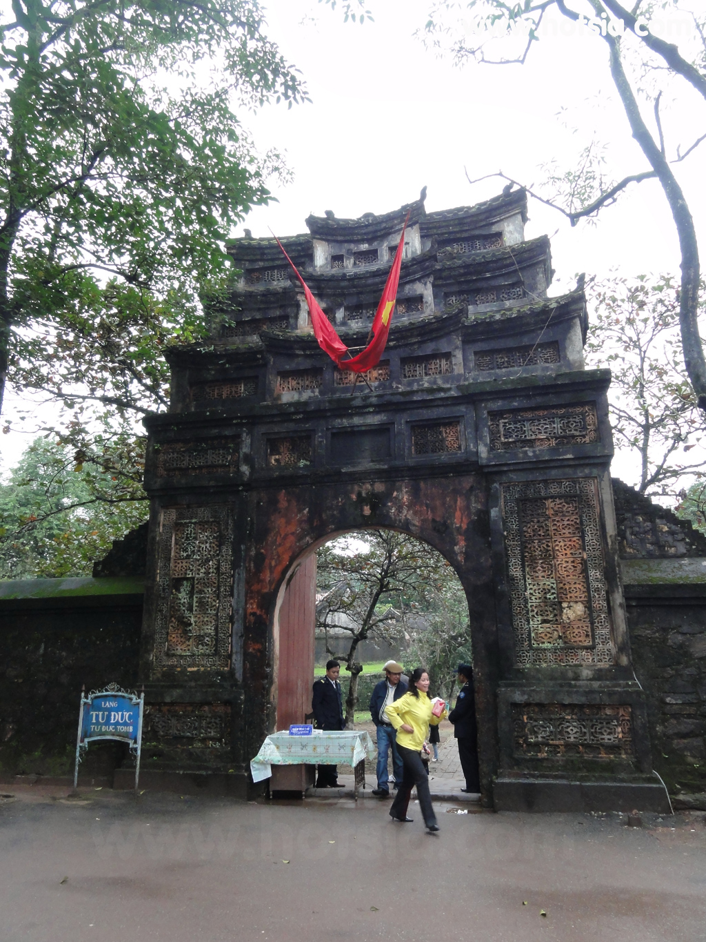 เที่ยวเมืองเว้ สุสานจักรพรรดิตือดึ๊ก