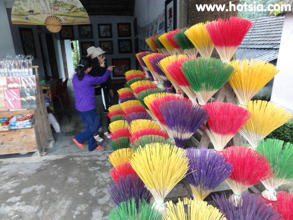 เที่ยวเมืองเว้ หมู่บ้านทำธูปและทำหมวกที่เวียดนาม