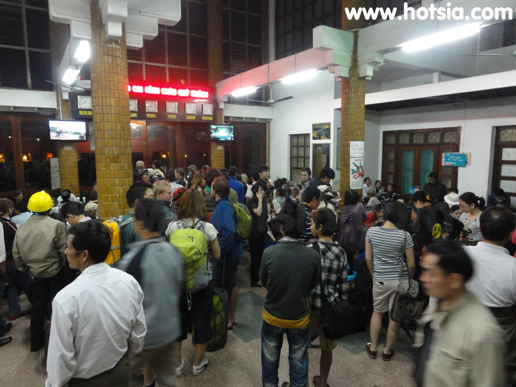 เที่ยวซาปา เที่ยวเวียดนาม รถไฟจากลาวไกมาฮานอย