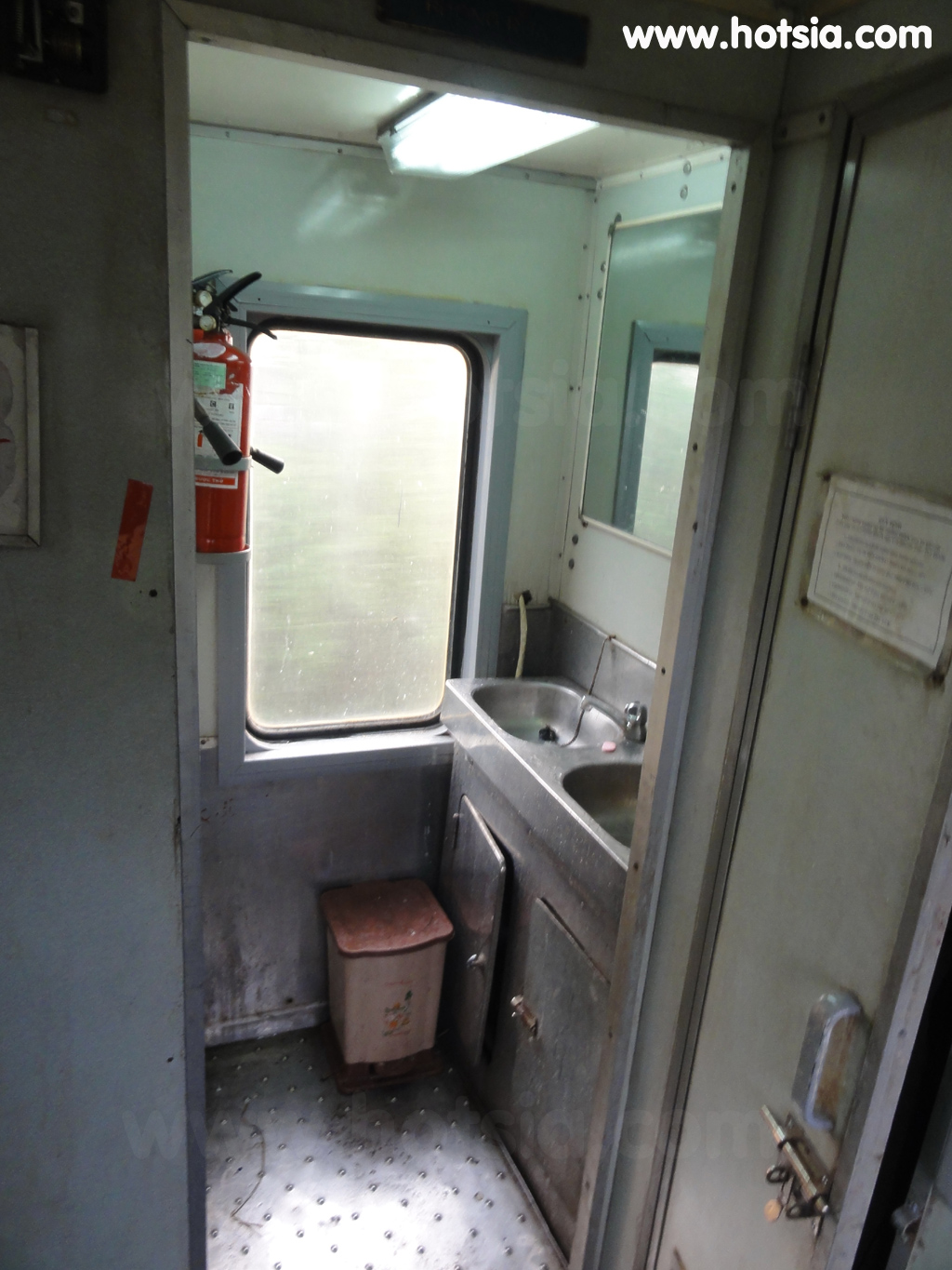 เที่ยวซาปา เที่ยวเวียดนาม รถไฟจากลาวไกมาฮานอย