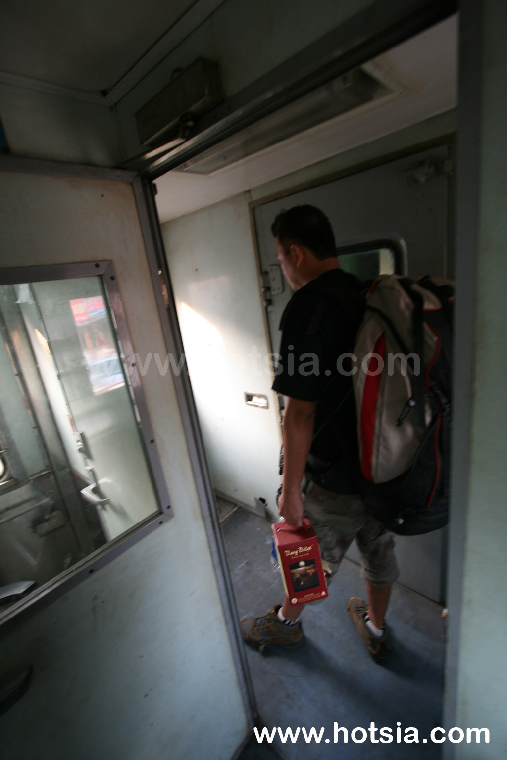 เที่ยวซาปา เที่ยวเวียดนาม รถไฟจากลาวไกมาฮานอย