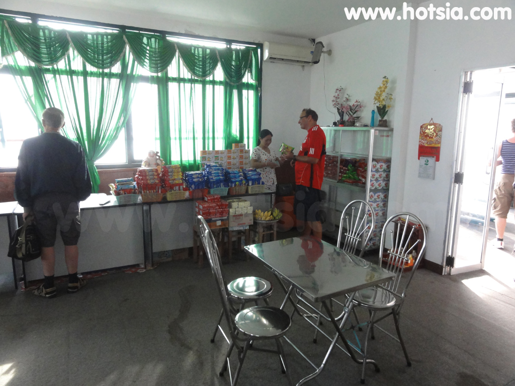 อันเกียง An Giang จุดผ่านแดนจากเชาด็อกไปพนมเปญ(vinh xung - kaam damnor border)