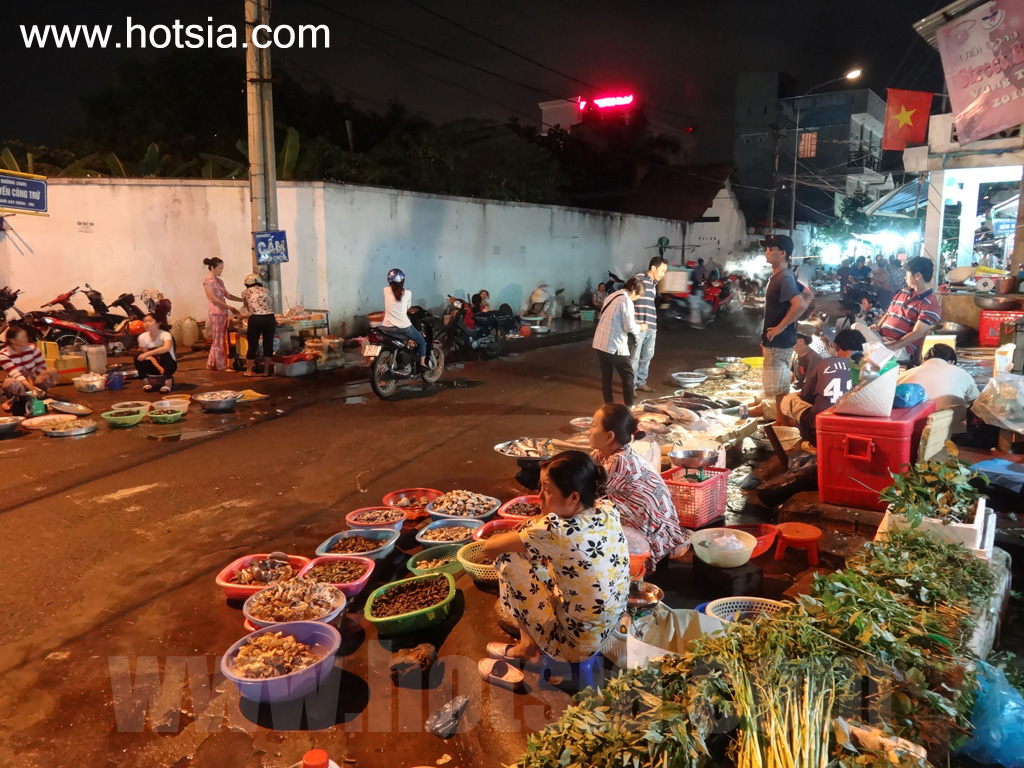 จังหวัดบ่าเสียะ-หวุงเต่า ตลาดอาหารทะเลกลางคืน