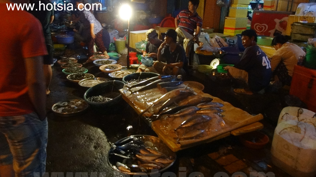 จังหวัดบ่าเสียะ-หวุงเต่า ตลาดอาหารทะเลกลางคืน