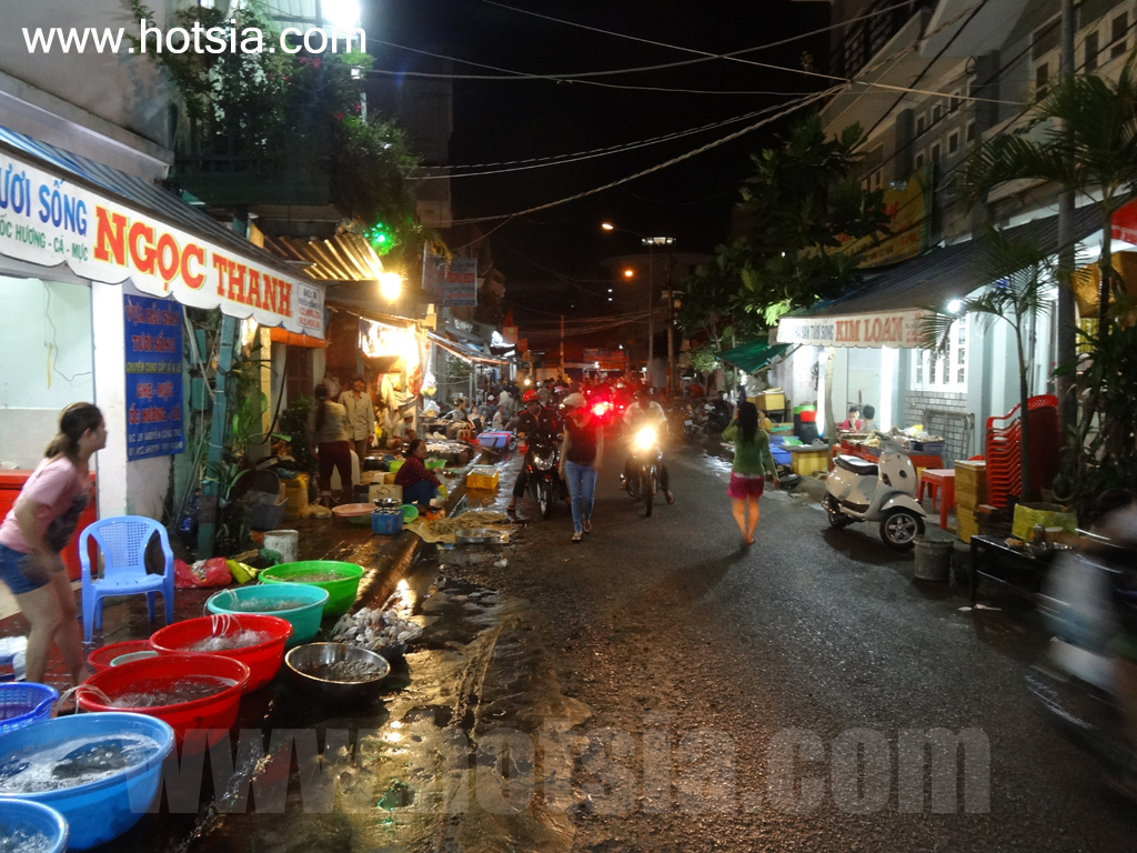 จังหวัดบ่าเสียะ-หวุงเต่า ตลาดอาหารทะเลกลางคืน